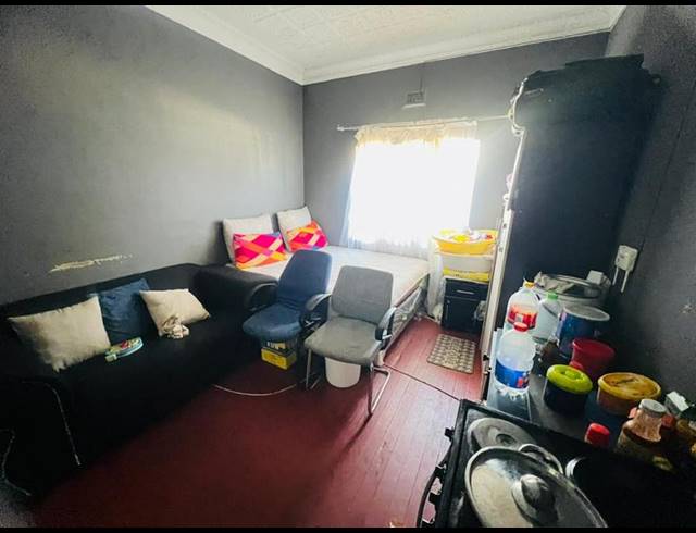 9 BEDROOM HOUSE FOR SALE IN ROSETTENVILLE